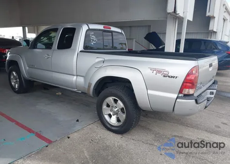 2005 Toyota Tacoma Prerunner V6 z USA, uszkodzony, nr VIN 5TETU62N65Z130739